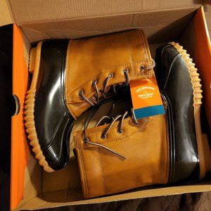 New Duck Boots size 8